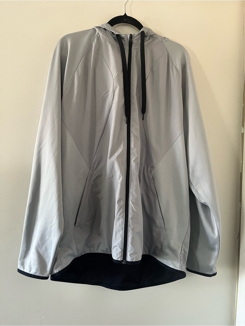 Under Armour Men XXL Gray Lightweight Performance Running Hooded Jacket Full Zip